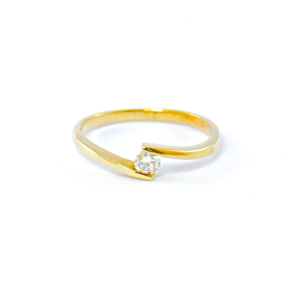 9ct Gold Cross Over Solitaire Diamond Ring 15pt