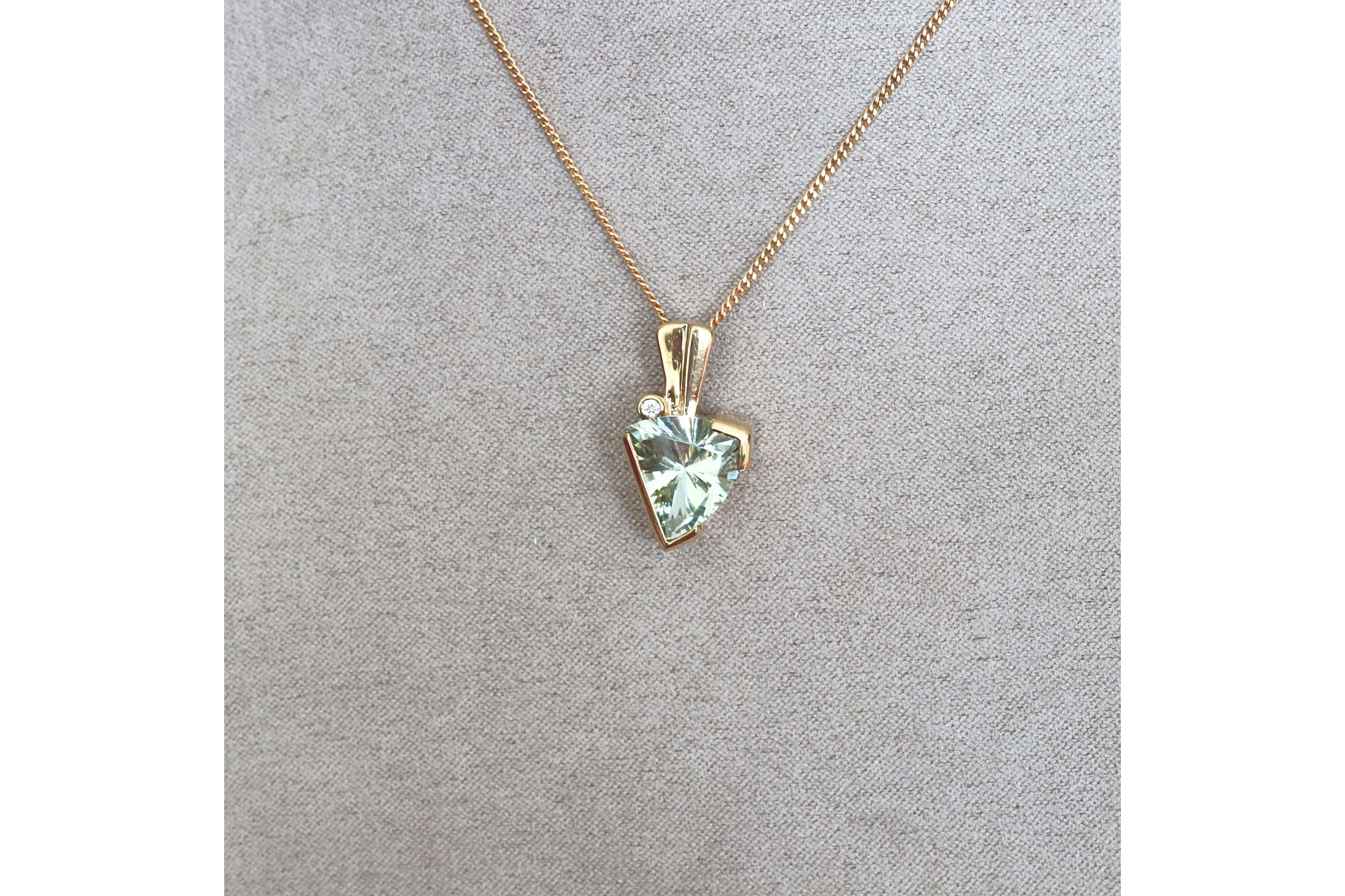 9ct Gold Green Amethyst and Offset Diamond Pendant - Image 3