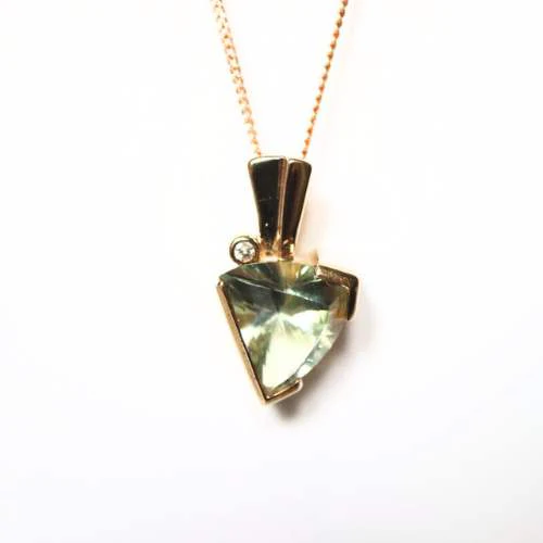 9ct Gold Green Amethyst and Offset Diamond Pendant - Image 5