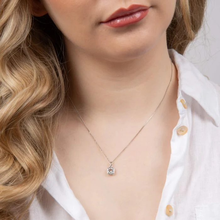 9ct White Gold Aquamarine & Diamond Pendant with Twisted Bale - Image 3