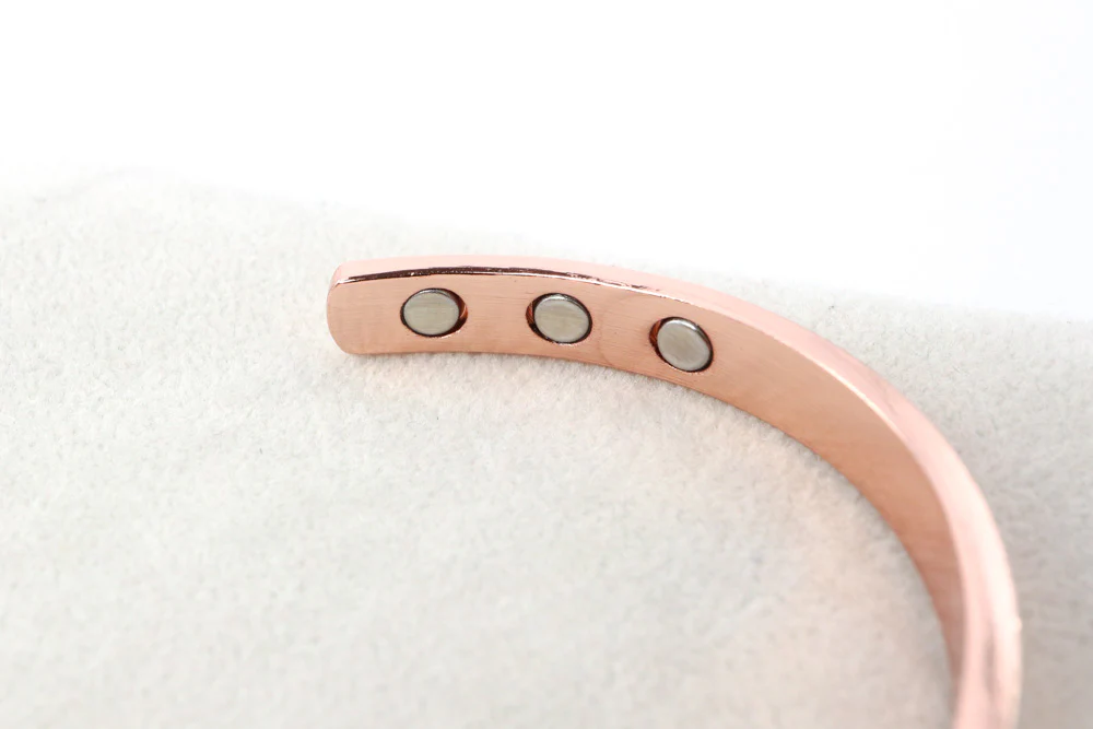 Magnetic Copper Magnetic Bangle with Vine Leaf Design - Image 2